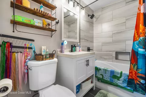 Bath - 1811 S Park Ave, Melbourne, FL 32901 photo 3 of 3