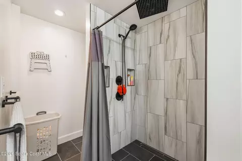 Bath - 1811 S Park Ave, Melbourne, FL 32901 photo 1 of 3