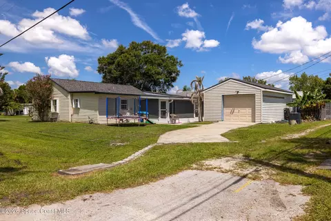 Exterior - 1811 S Park Ave, Melbourne, FL 32901 photo 3 of 4