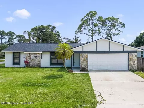 1800 Calmar St NW, Palm Bay, FL 32907