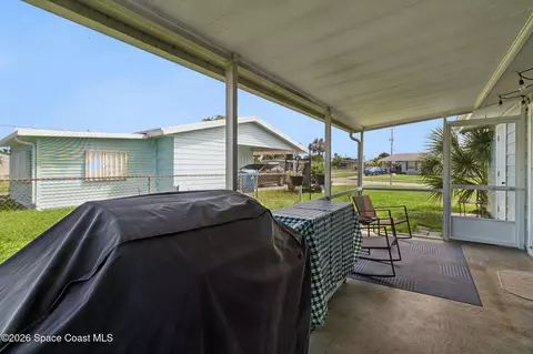 Exterior - 784 Badger Dr NE, Palm Bay, FL 32905 photo 4 of 7