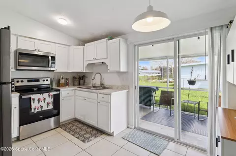 Kitchen - 784 Badger Dr NE, Palm Bay, FL 32905 photo 1 of 3