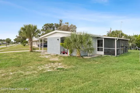 Exterior - 784 Badger Dr NE, Palm Bay, FL 32905 photo 2 of 7