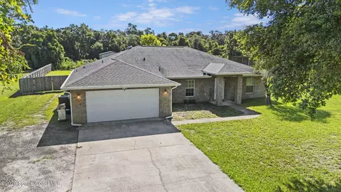5735 Palm St, Mims, FL 32754