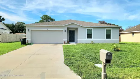 1051 Pope St NW, Palm Bay, FL 32907