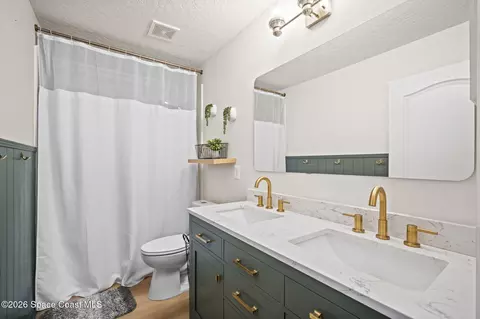 Bath - 1822 Surrey Ct, Rockledge, FL 32955 photo 4 of 4