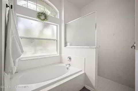 Bath - 1822 Surrey Ct, Rockledge, FL 32955 photo 3 of 4