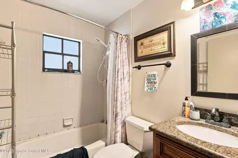 Bath - 2356 Skywind Cir, Melbourne, FL 32935 photo 2 of 2