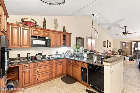 Kitchen - 2356 Skywind Cir, Melbourne, FL 32935 photo 1 of 2