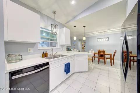 Kitchen - 6520 Adrian St, Cocoa, FL 32927 photo 5 of 7