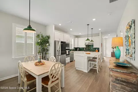 Dining - 3484 Bubbles Ct, Melbourne, FL 32940 photo 2 of 4
