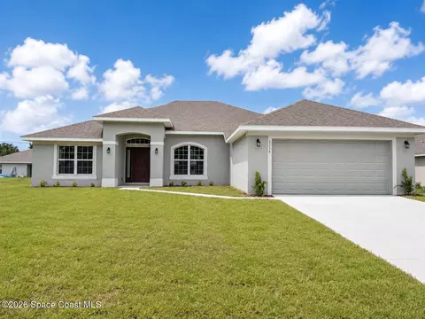 980 Hanson Ave SW, Palm Bay, FL 32908