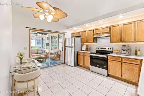 Kitchen - 910 Cross Lake Dr, Melbourne, FL 32901 photo 1 of 2