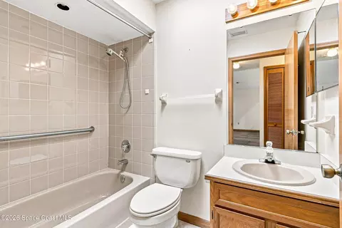 Bath - 910 Cross Lake Dr, Melbourne, FL 32901 photo 3 of 3