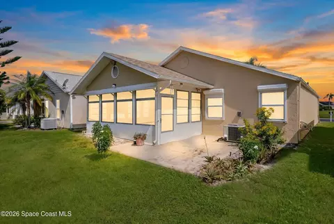 Exterior - 910 Cross Lake Dr, Melbourne, FL 32901 photo 4 of 6