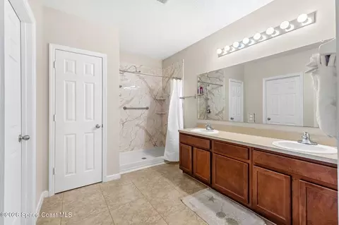 Bath - 3665 Aria Dr, Melbourne, FL 32904 photo 1 of 3