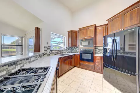 Kitchen - 3395 Fort Sumter St, Melbourne, FL 32934 photo 3 of 8