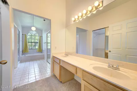 Bath - 3395 Fort Sumter St, Melbourne, FL 32934 photo 2 of 6