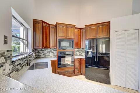 Kitchen - 3395 Fort Sumter St, Melbourne, FL 32934 photo 2 of 8