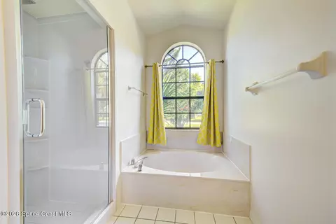 Bath - 3395 Fort Sumter St, Melbourne, FL 32934 photo 3 of 6