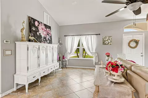 Entry Way - 910 Brookshire Cir, Malabar, FL 32950 photo 3 of 4