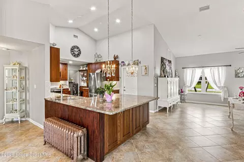 Kitchen - 910 Brookshire Cir, Malabar, FL 32950 photo 6 of 7