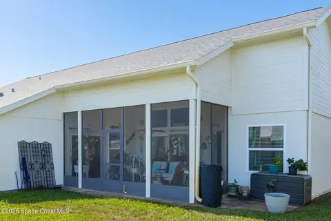 Exterior - 910 Brookshire Cir, Malabar, FL 32950 photo 6 of 7
