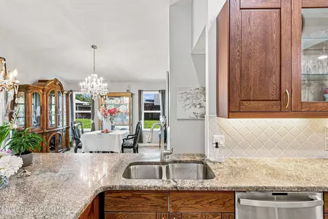 Kitchen - 910 Brookshire Cir, Malabar, FL 32950 photo 2 of 7