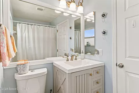 Bath - 910 Brookshire Cir, Malabar, FL 32950 photo 1 of 5