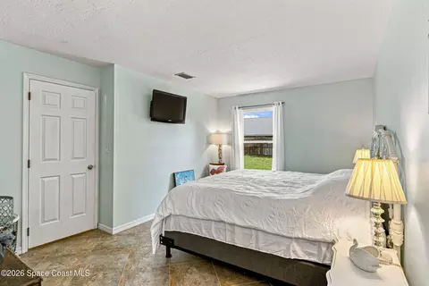 Bedroom - 910 Brookshire Cir, Malabar, FL 32950 photo 4 of 4
