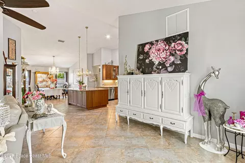 Entry Way - 910 Brookshire Cir, Malabar, FL 32950 photo 2 of 4