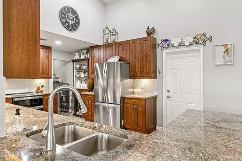 Kitchen - 910 Brookshire Cir, Malabar, FL 32950 photo 7 of 7