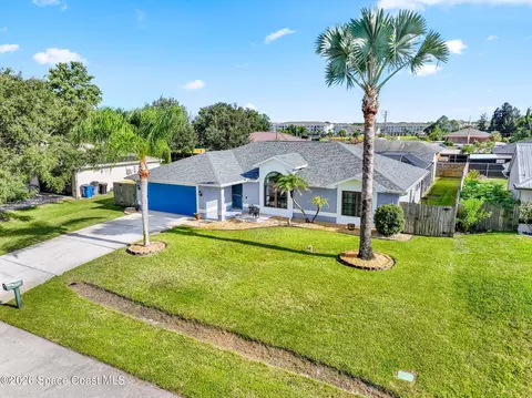 960 Fairhaven St NE, Palm Bay, FL 32907