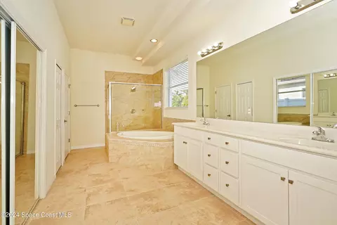 Bath - 4449 Chastain Dr, Melbourne, FL 32940 photo 1 of 4