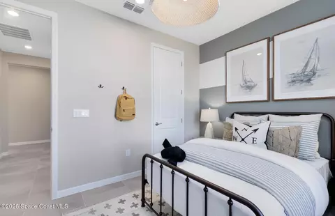 Bedroom - 1430 Ridge Tree Dr, Ormond Beach, FL 32174 photo 6 of 8