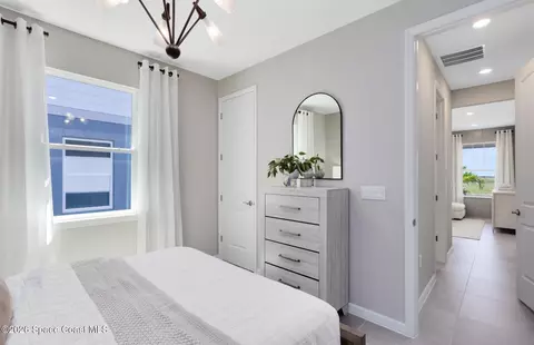 Bedroom - 1430 Ridge Tree Dr, Ormond Beach, FL 32174 photo 2 of 8