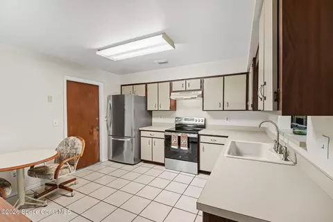 Kitchen - 3013 Bay Wind Ct, Melbourne, FL 32934 photo 2 of 2