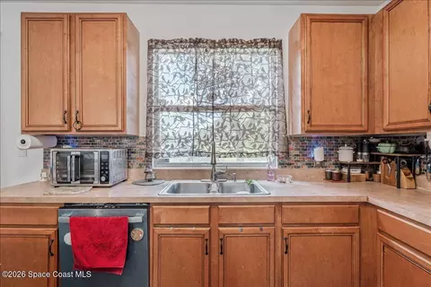 Kitchen - 3731 Largo Dr, Melbourne, FL 32901 photo 4 of 4