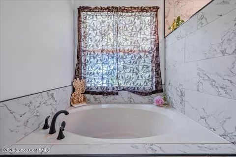 Bath - 3731 Largo Dr, Melbourne, FL 32901 photo 4 of 5