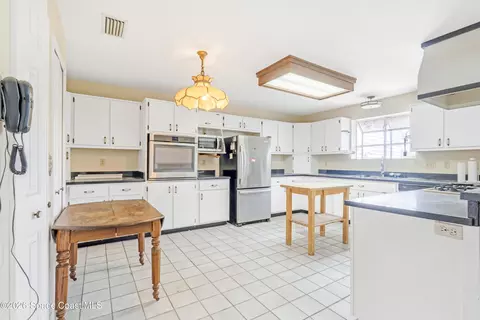 Kitchen - 4255 Dixie Way, Mims, FL 32754 photo 1 of 2