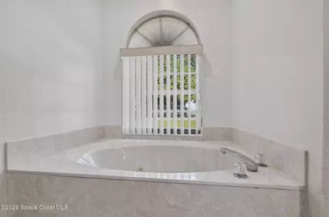 Bath - 4670 Patrick Ln, Cocoa, FL 32927 photo 5 of 7