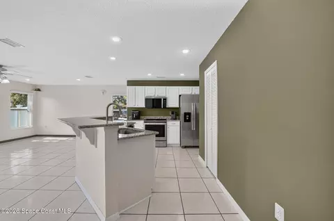 Kitchen - 4670 Patrick Ln, Cocoa, FL 32927 photo 3 of 5