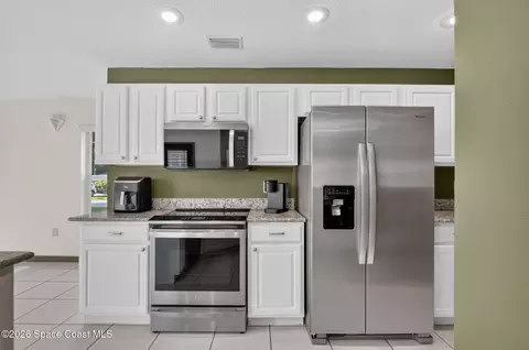 Kitchen - 4670 Patrick Ln, Cocoa, FL 32927 photo 2 of 5