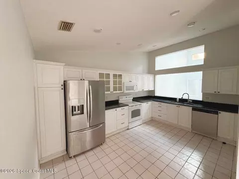 Kitchen - 607 Brookwood Pl, Melbourne, FL 32940 photo 1 of 2