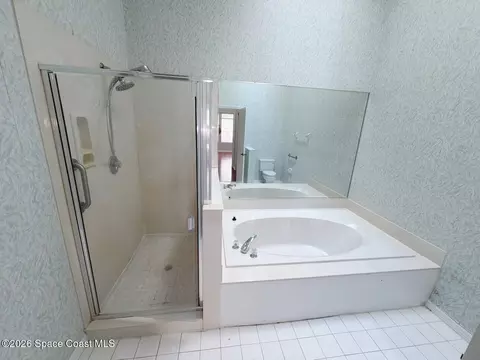 Bath - 607 Brookwood Pl, Melbourne, FL 32940 photo 2 of 4