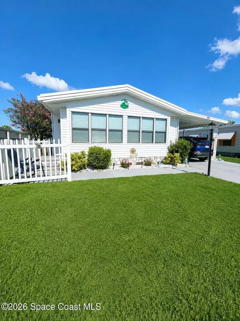 920 Hyacinth Cir, Barefoot Bay, FL 32976