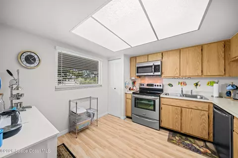 Kitchen - 2975 Thrush Dr #235, Melbourne, FL 32935 photo 1 of 3