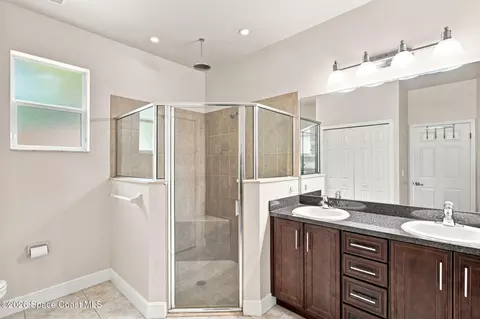 Bath - 3020 Constellation Dr, Melbourne, FL 32940 photo 1 of 3