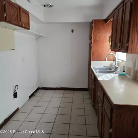 Kitchen - 11 Aster Dr, Debary, FL 32713 photo 2 of 2