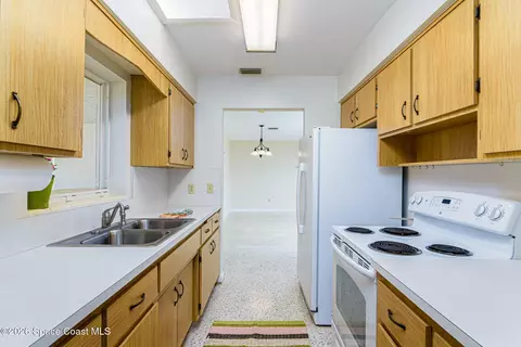 Kitchen - 404 Bunker St, Melbourne, FL 32901 photo 1 of 1